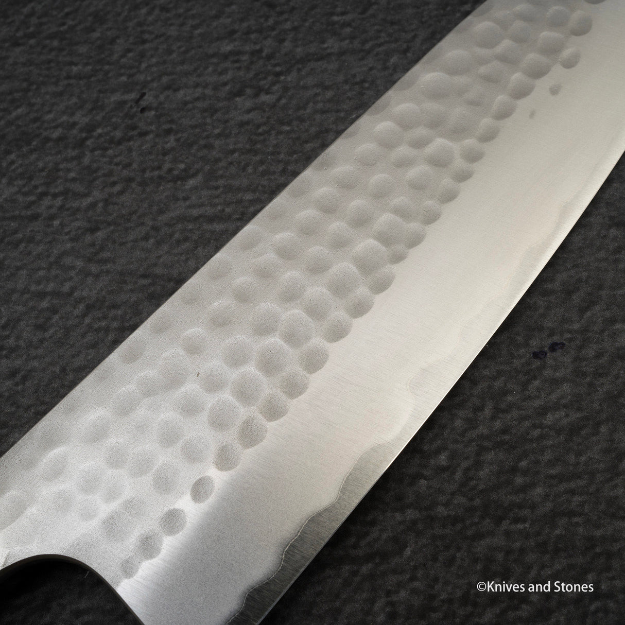 安立勝重 青紙二號槌目不鏽鋼夾層三德刀170mm 黑檀柄