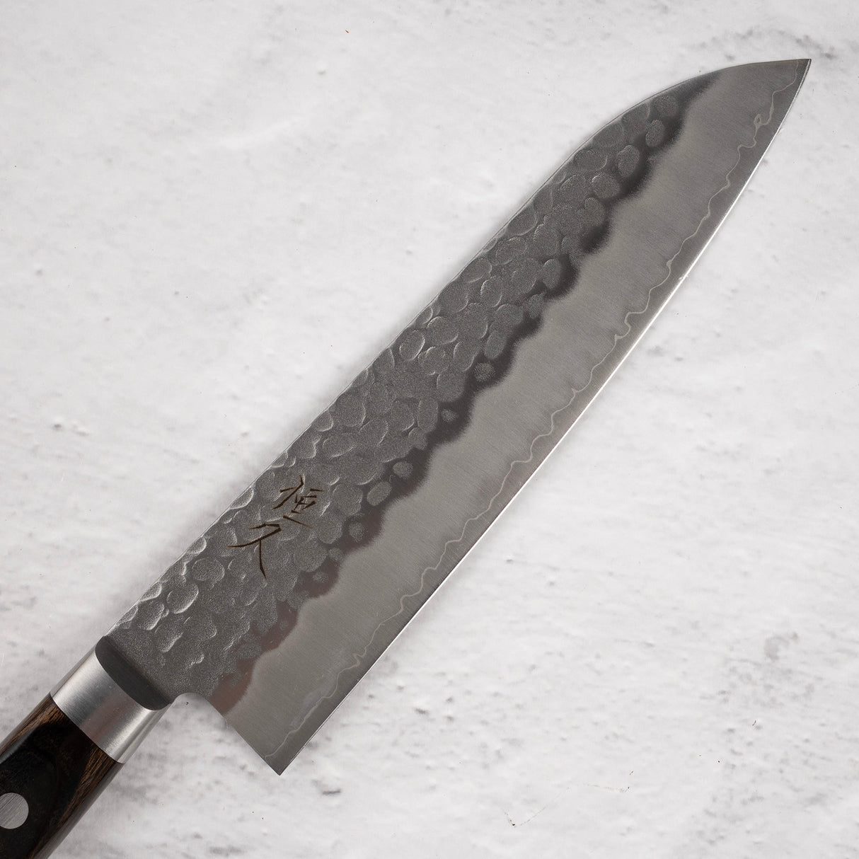 Tsunehisa AUS8 Tsuchime Santoku 180毫米棕色西方手柄