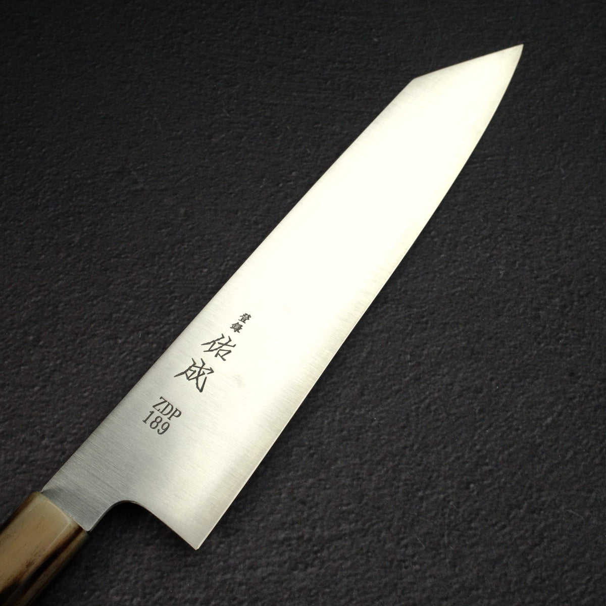 佑成 ZDP-189 髮絲紋 切付牛刀 240mm,黑檀木柄搭配淺色/大理石紋口金
