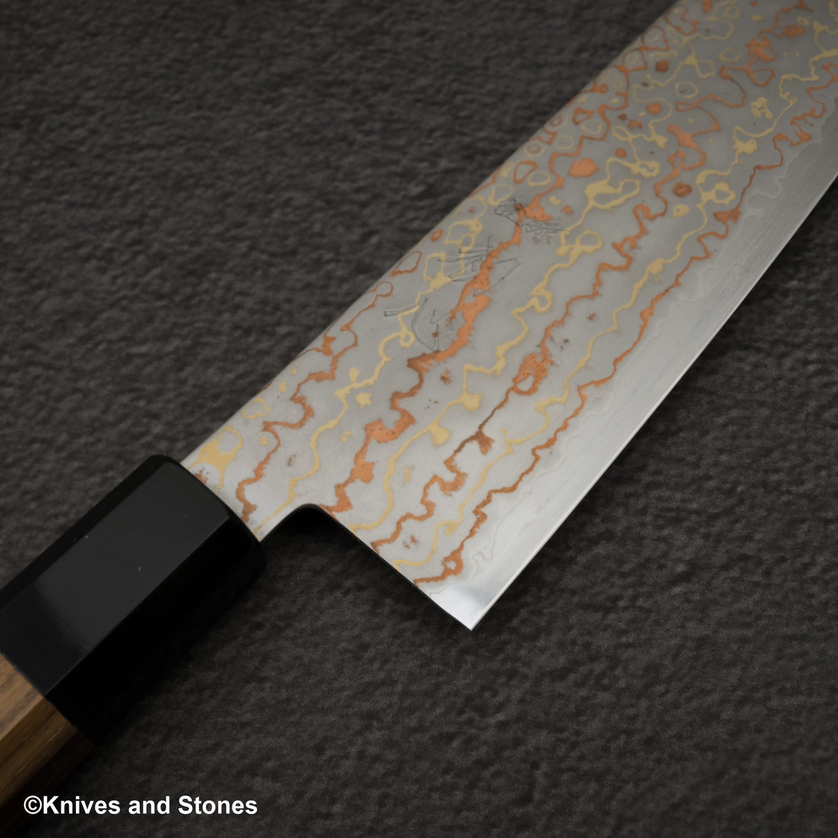 Hatsukokoro Hayabusa Blue 2 Rainbow Rainbow Damascus Santoku 180mm