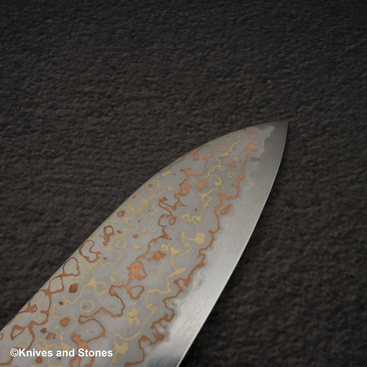Hatsukokoro Hayabusa Blue 2 Rainbow Rainbow Damascus Santoku 180mm
