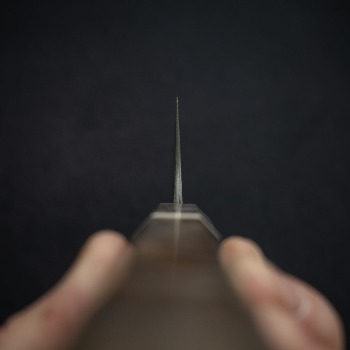 初心 x 二唐 Yorokobi 全拋光 SLD K-tip 牛刀 210mm 黑大馬士革 樺木