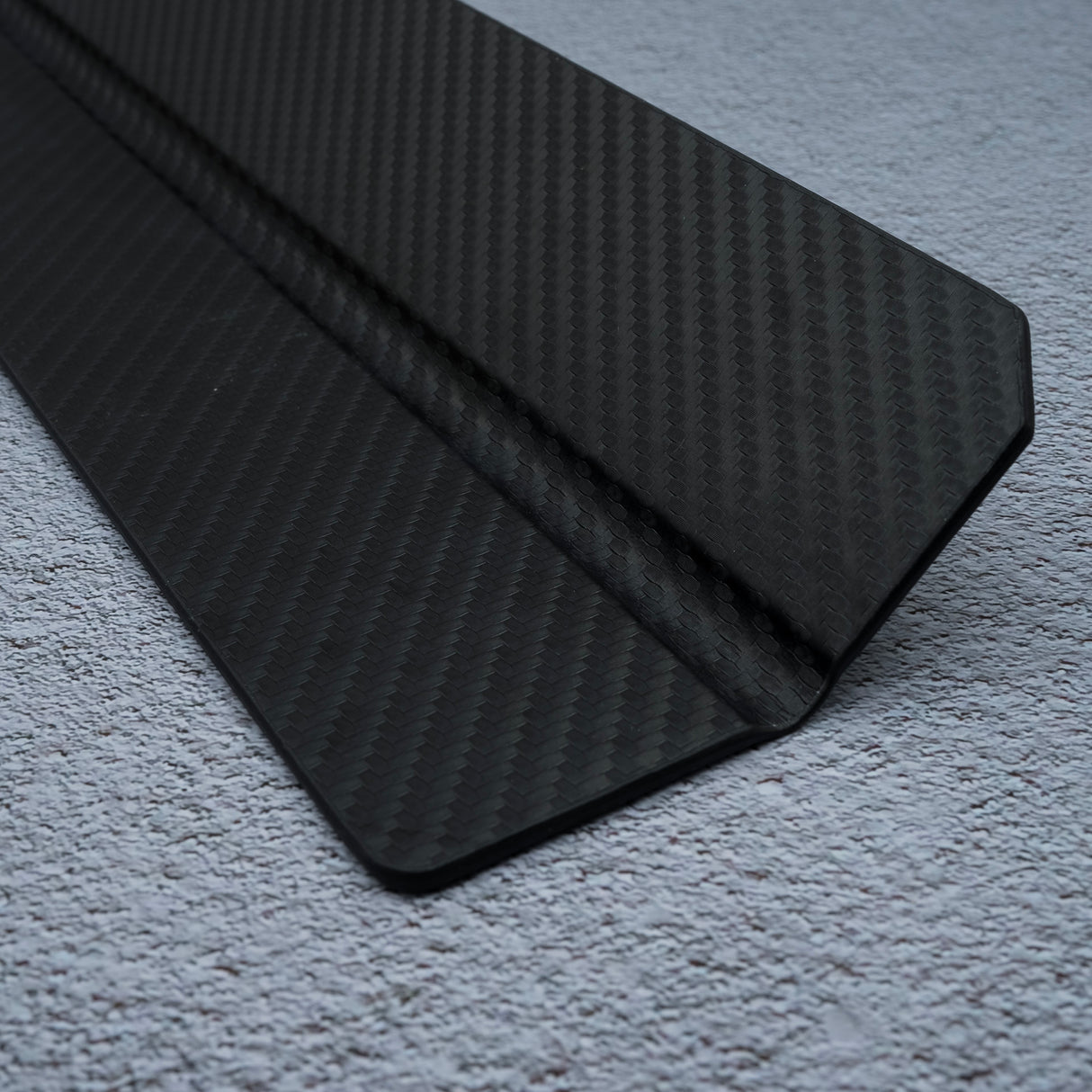 磁性刀護套,刀刃長度可達 27 厘米