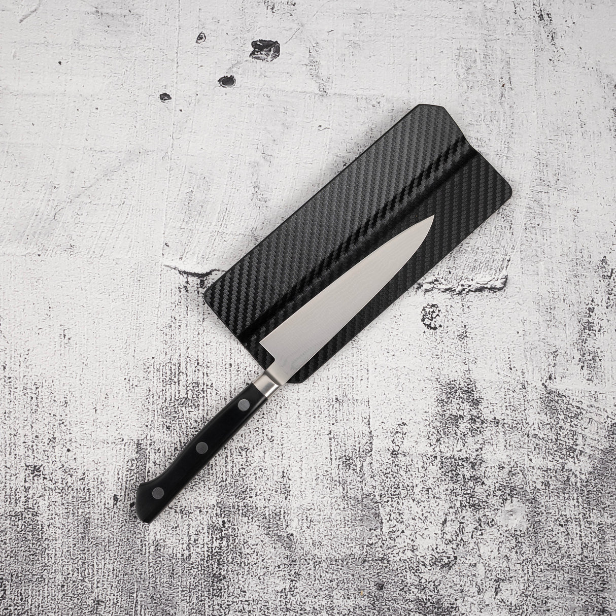 磁性刀護套,刀刃長度可達 17 厘米