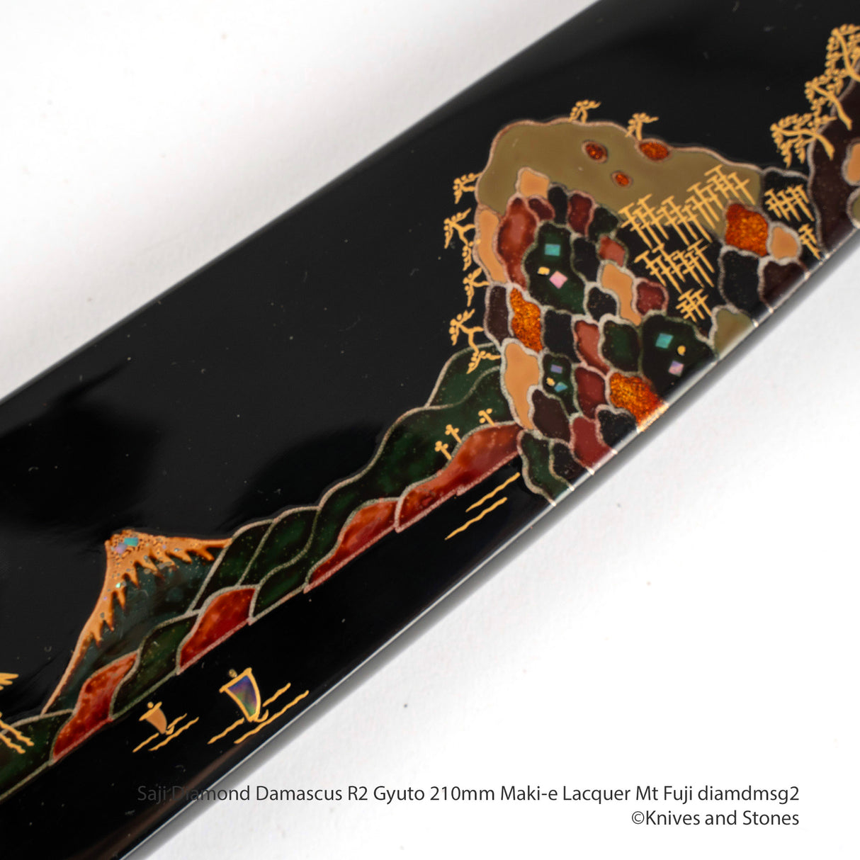 Saji R2 Diamond Damascus Gyuto 210mm, Mt Fuji Maki-e Lacquered Saya and Handle Set