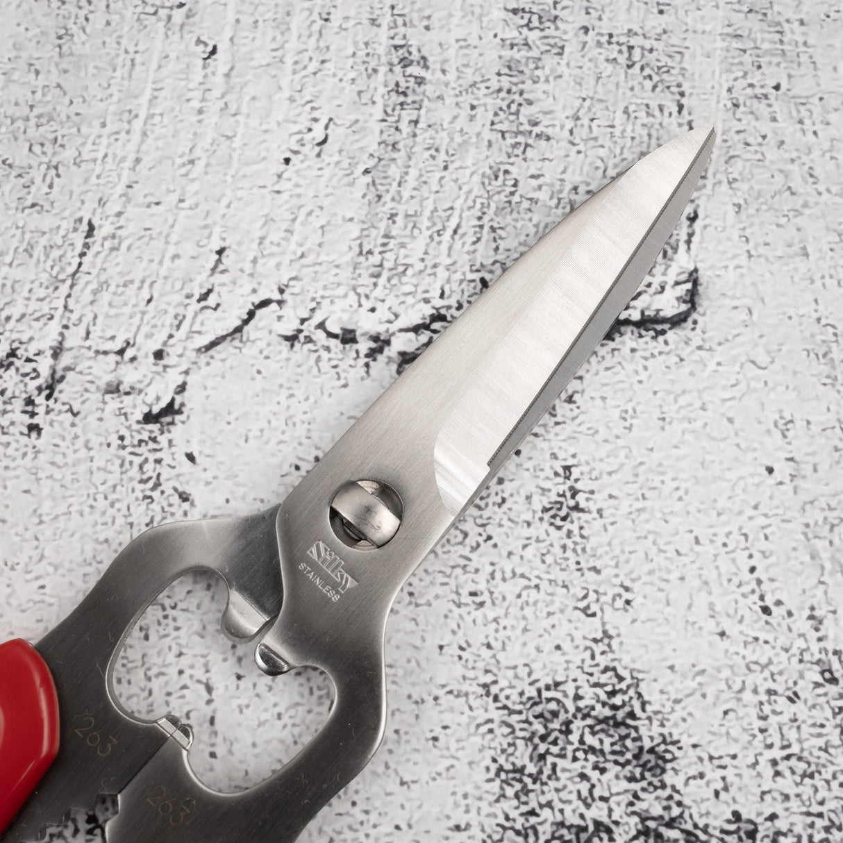 Mcusta 出品的 Silky CHEF-X Pro+ 可分開廚房剪刀