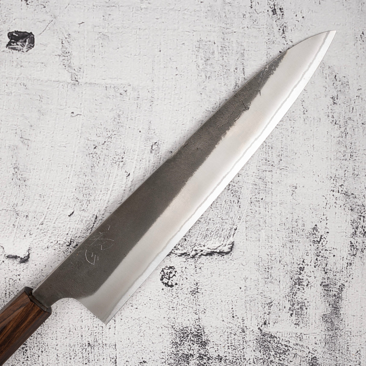 Yoshikane White 2 KU Nashiji 牛刀240mm 不鏽鋼夾層黑檀柄 初心