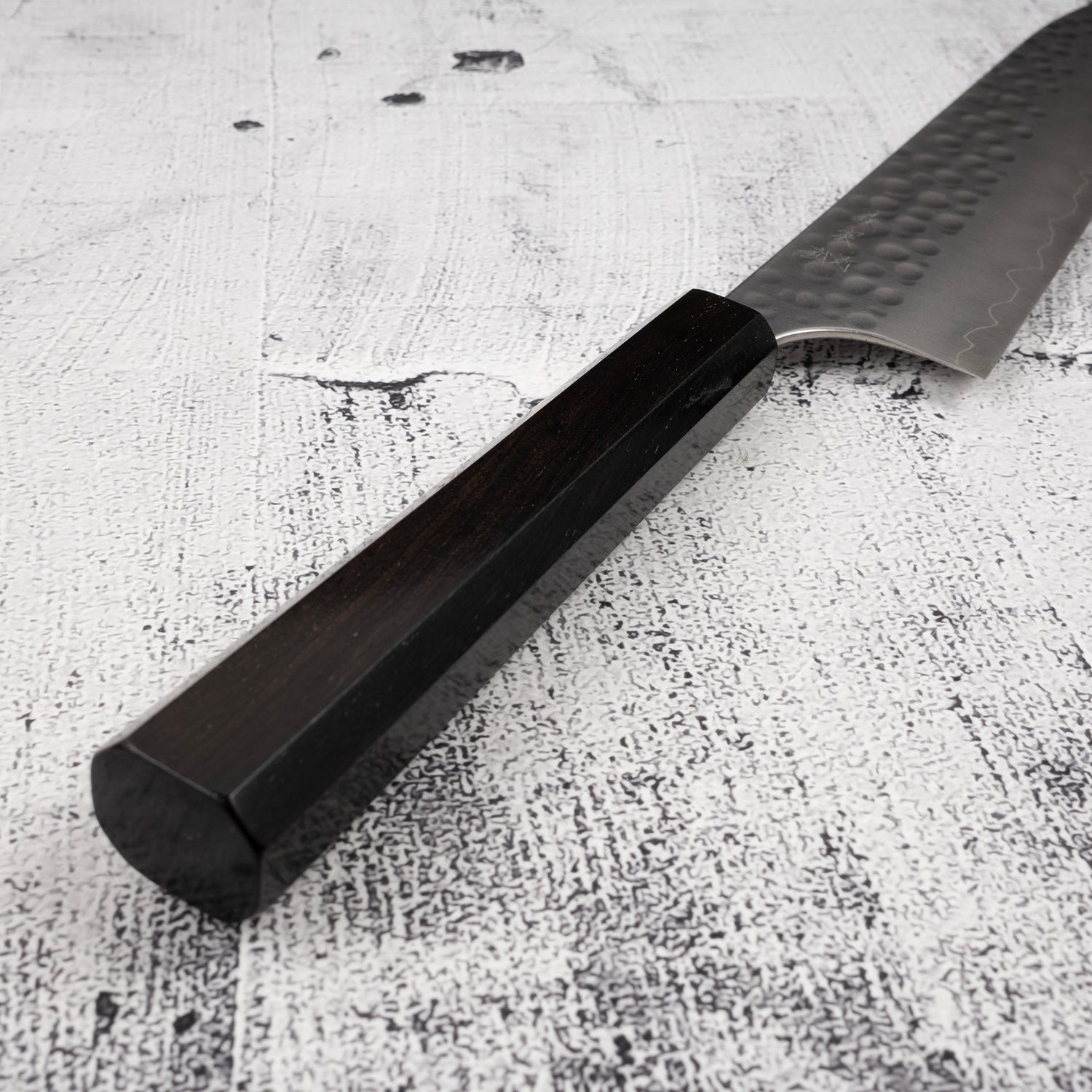 加藤義實鍛造銀三槌目牛刀 210mm