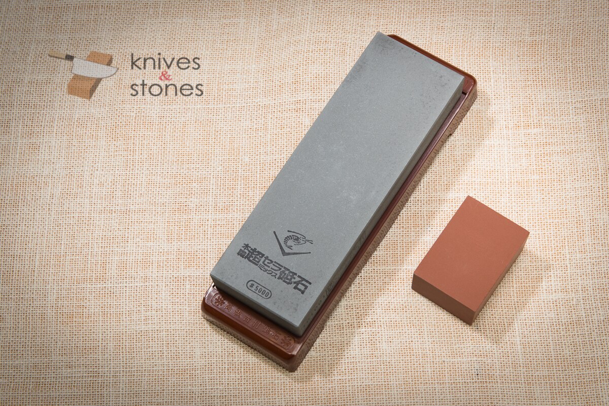 Naniwa Chosera 5000 grit Japanese waterstone with stand