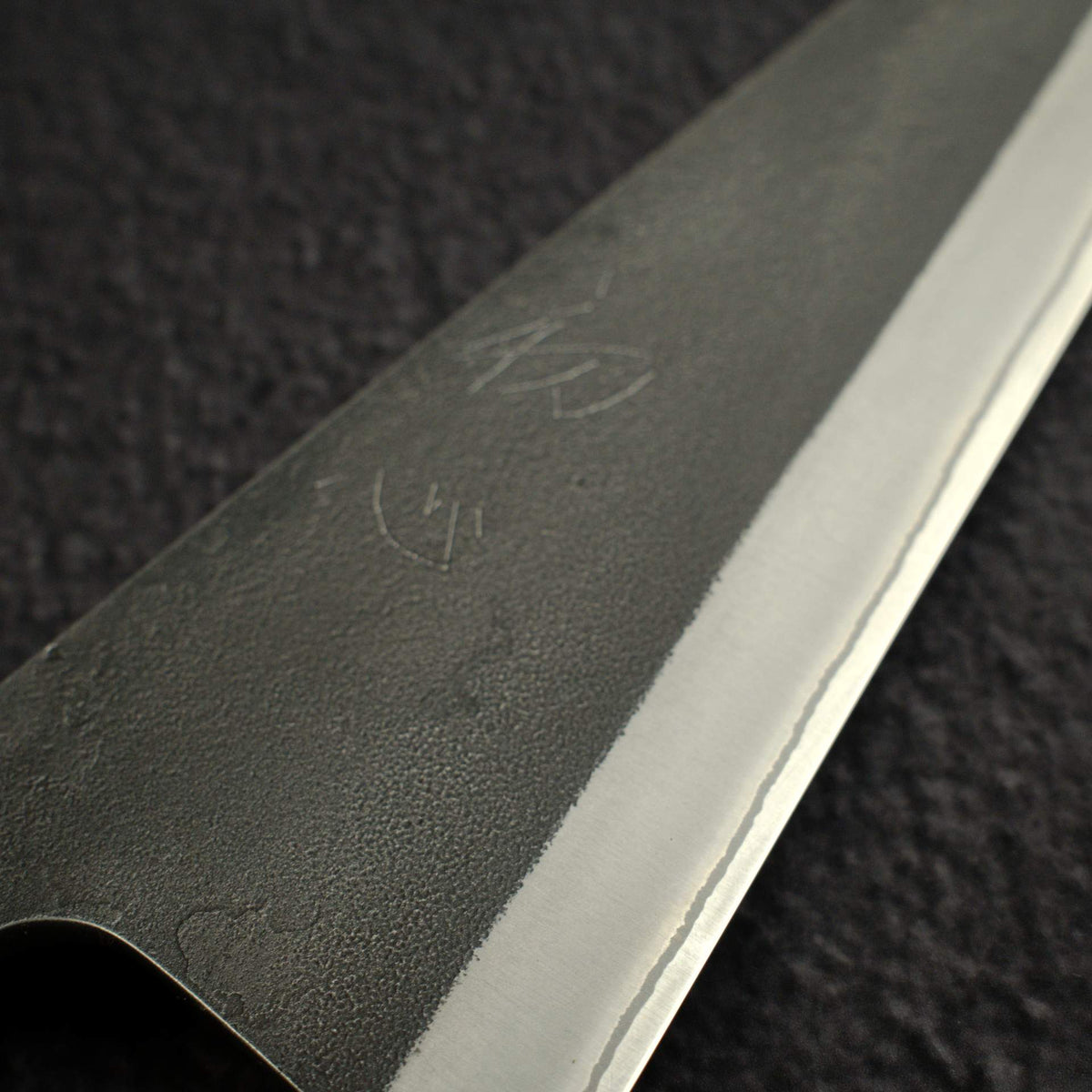 吉兼 白鋼二號 黑打 梨地 去骨刀 150mm 不鏽鋼夾層 黑檀木 作 初心