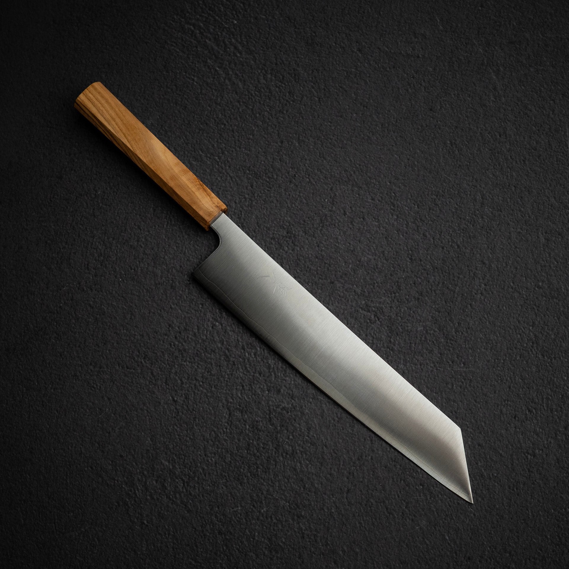 牛刀— Japanese Kitchen Knife Profile (主廚刀) | Knives and Stones