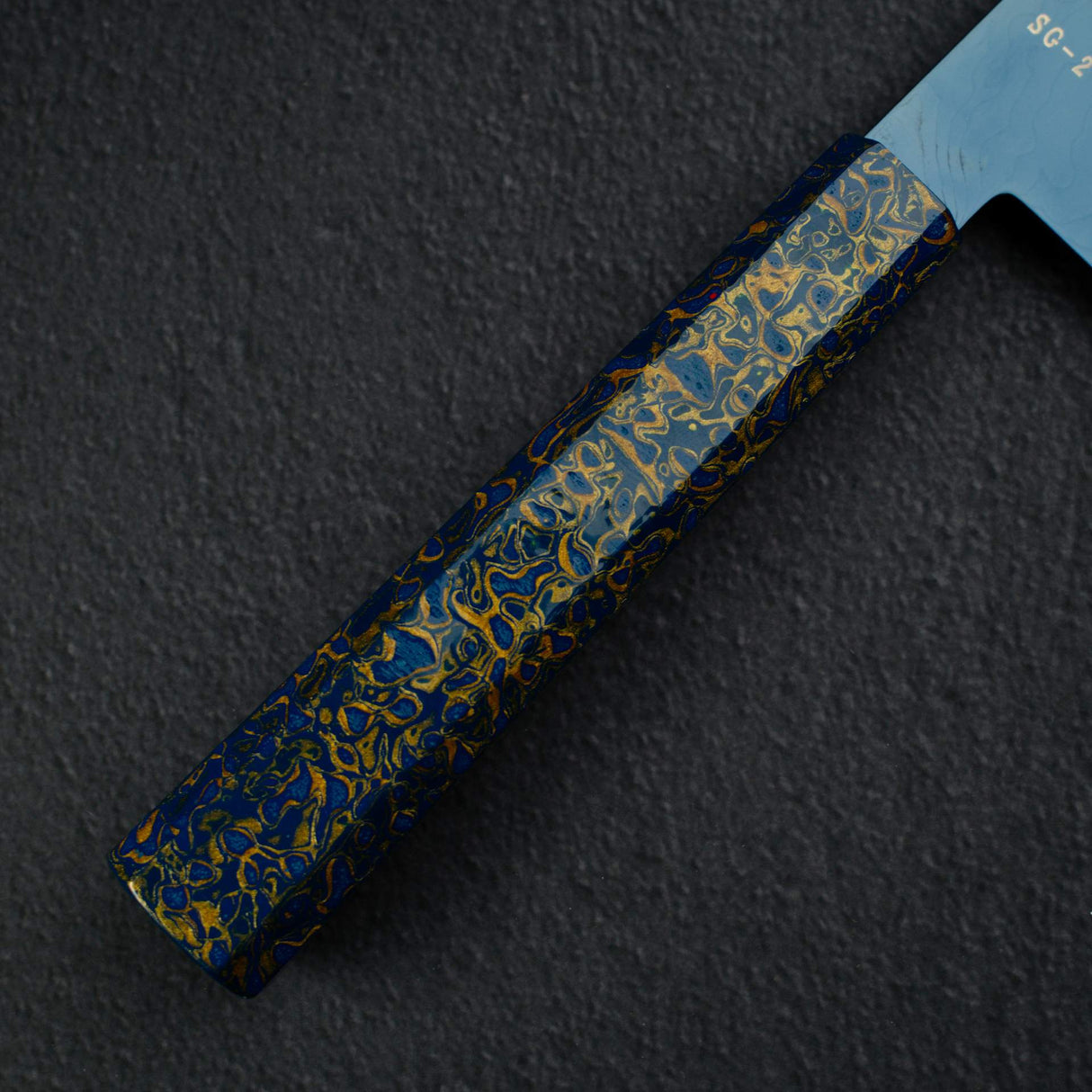 Hatsukokoro Ryuhyo SG2 Damascus Blue Santoku 180mm with Urushi handle