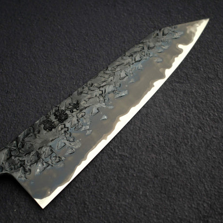 Kisuke x Xinguo Blue 1 槌目 K 型尖端牛刀 240mm，附磁吸護套與漆塗握柄