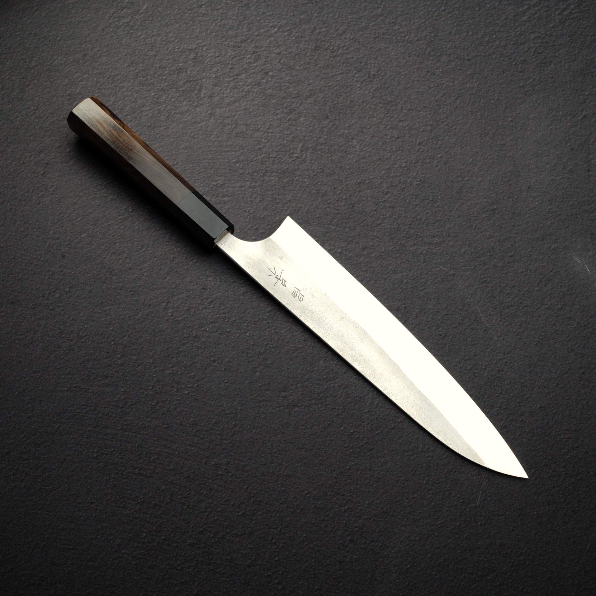 牛刀— Japanese Kitchen Knife Profile (主廚刀) | Knives and Stones
