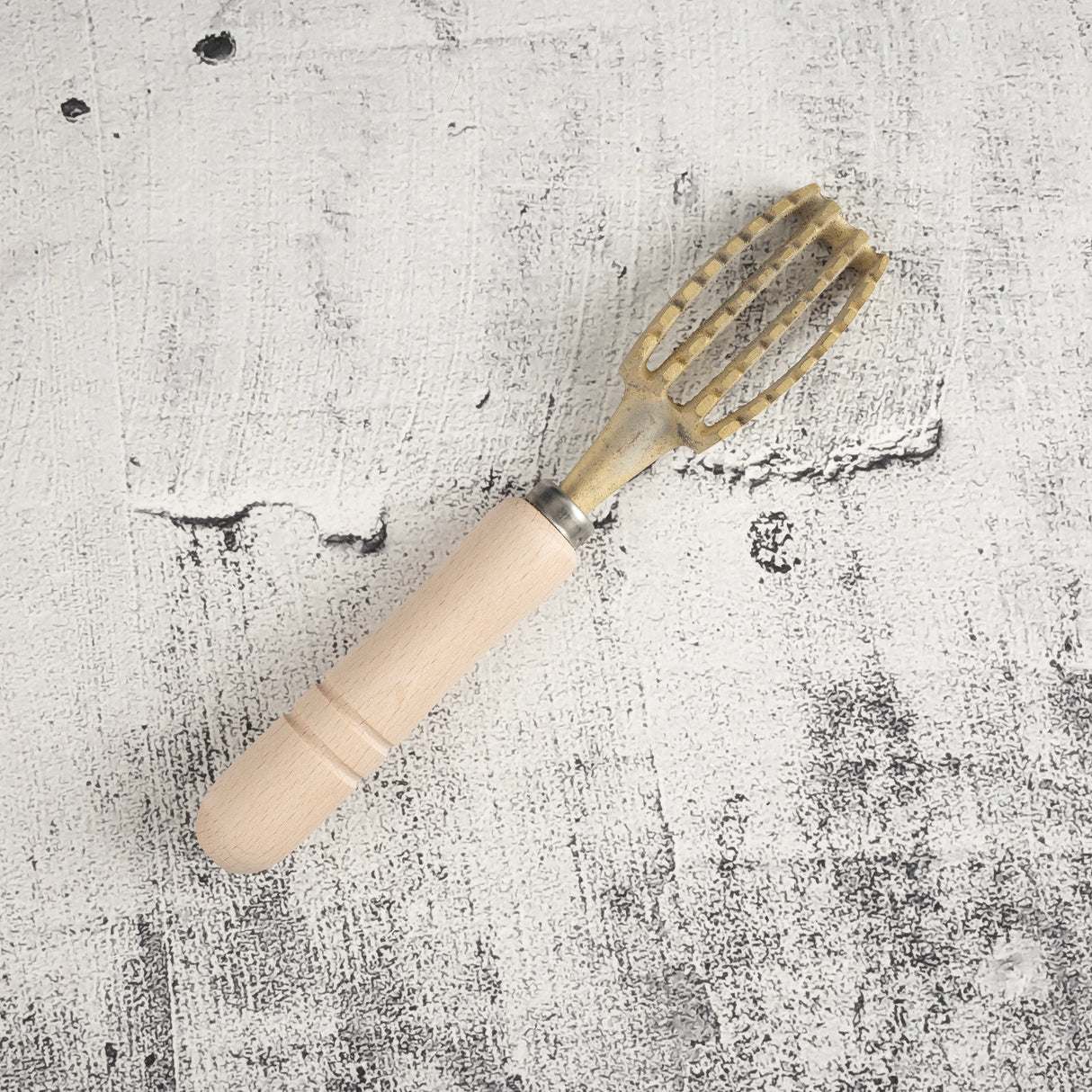 Generic Brass Fish Scaler Large