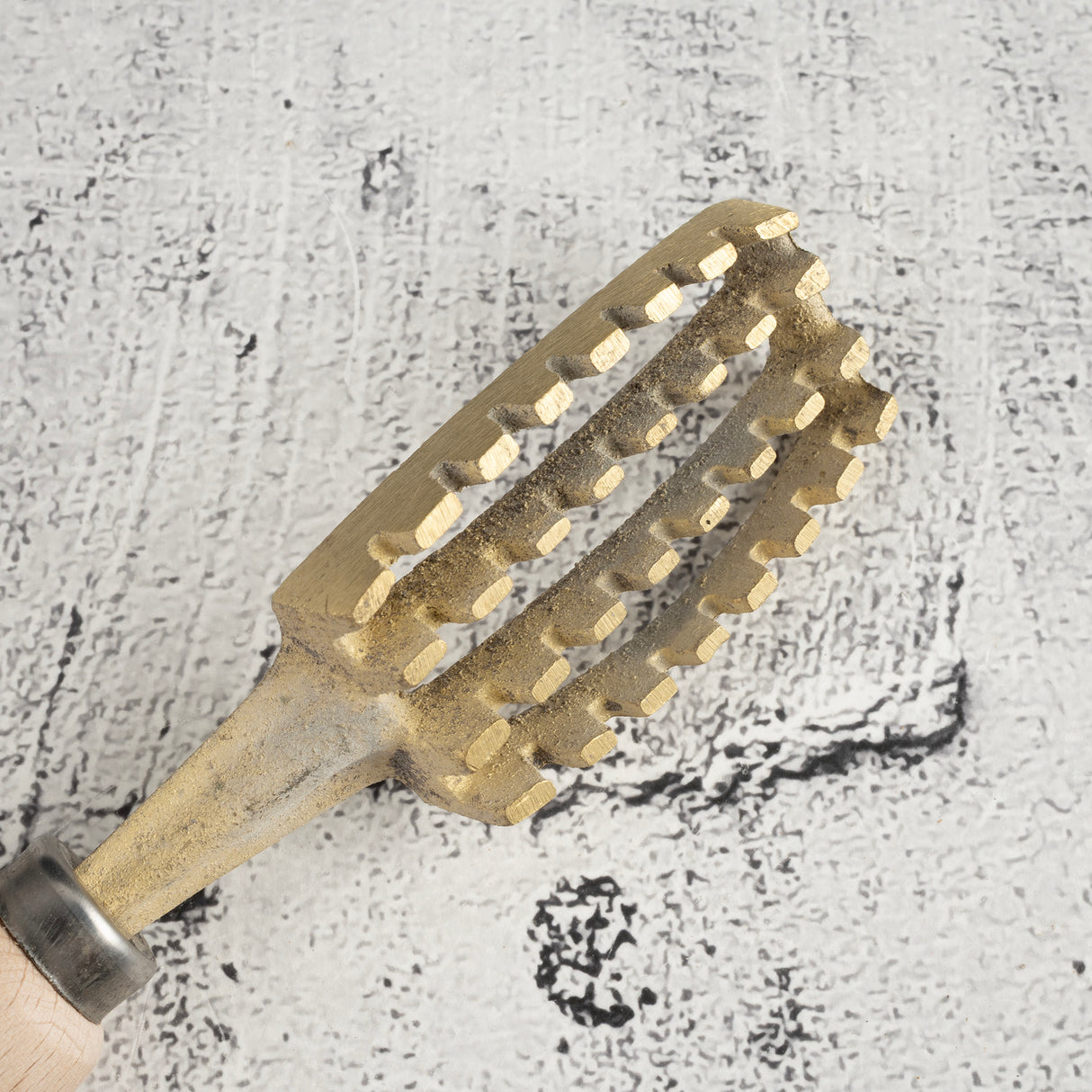 Generic Brass Fish Scaler Large