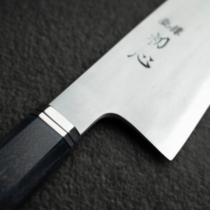 More frames of the Blue 1 Kasumi gyuto.