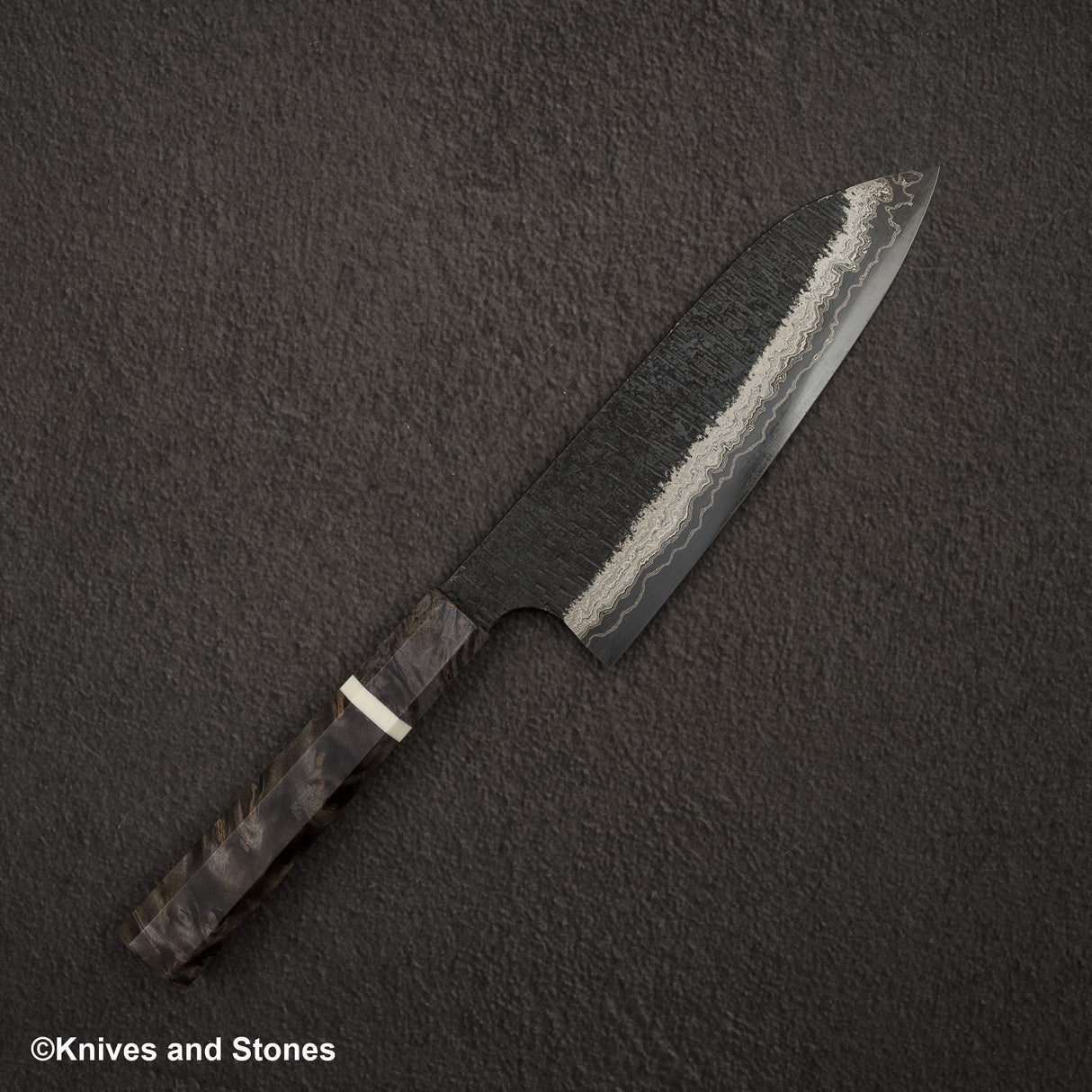 Hatsukokoro Itadaki Blue2 &amp; White2 雙核大馬士革 Tsushime Santoku 180 mm 帶 Saya