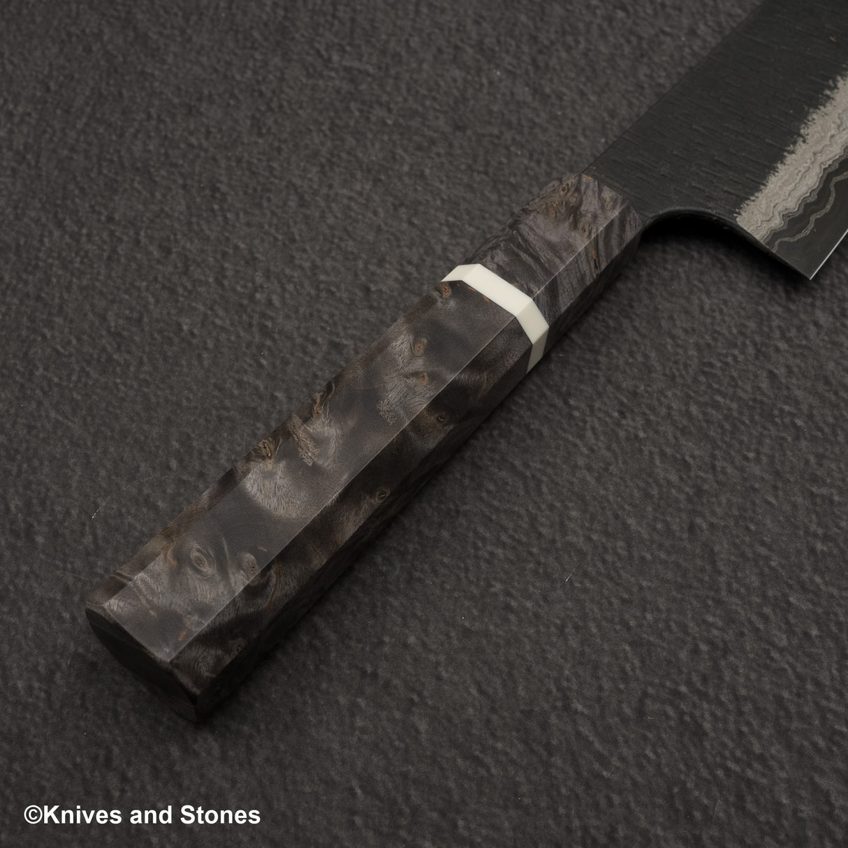 Hatsukokoro Itadaki Blue2 &amp; White2 雙核大馬士革 Tsushime Santoku 180 mm 帶 Saya