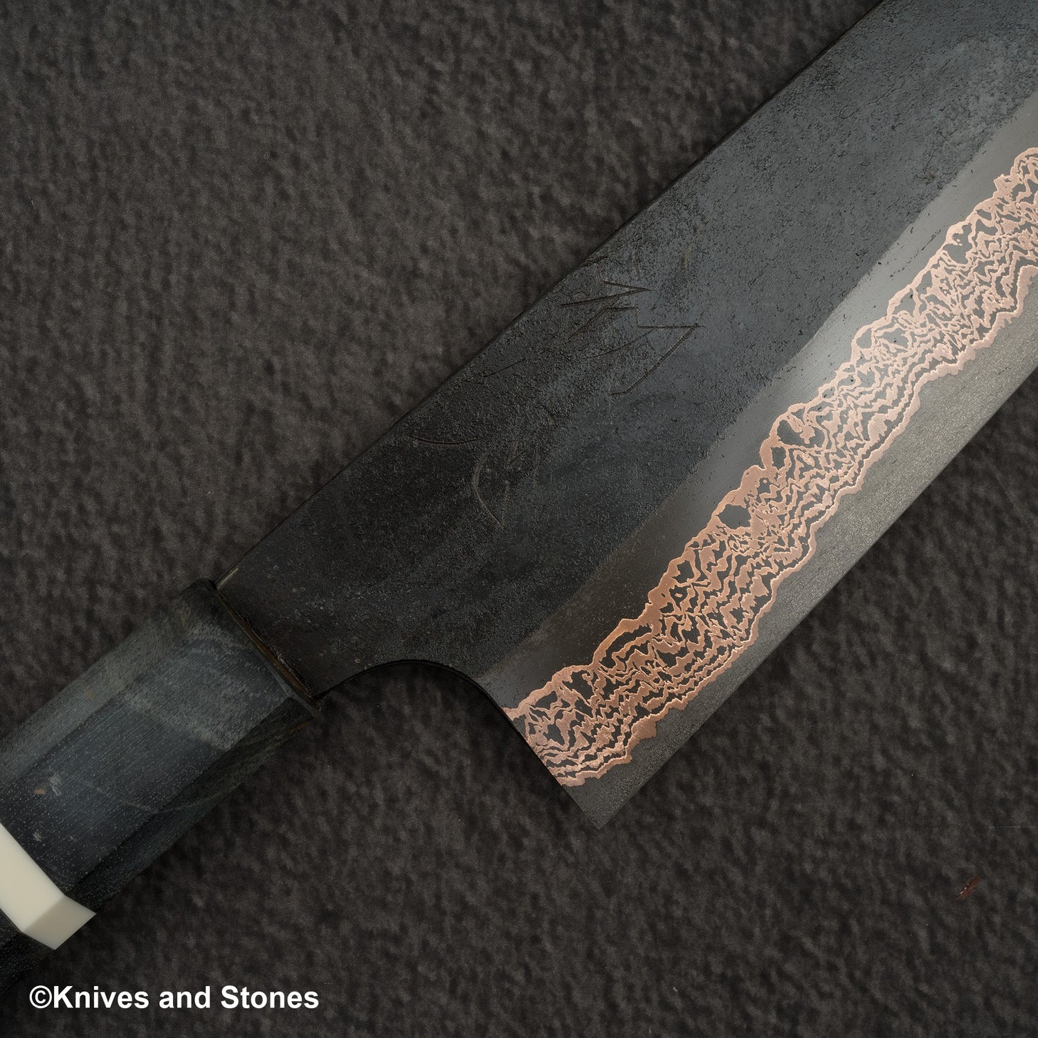 Hatsukokoro x Nigara Yorokobi SLD Copper Damascus Santoku 180mm Birch Handle
