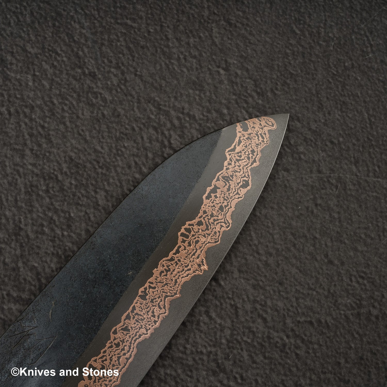 Hatsukokoro x Nigara Yorokobi SLD Copper Damascus Santoku 180mm Birch Handle