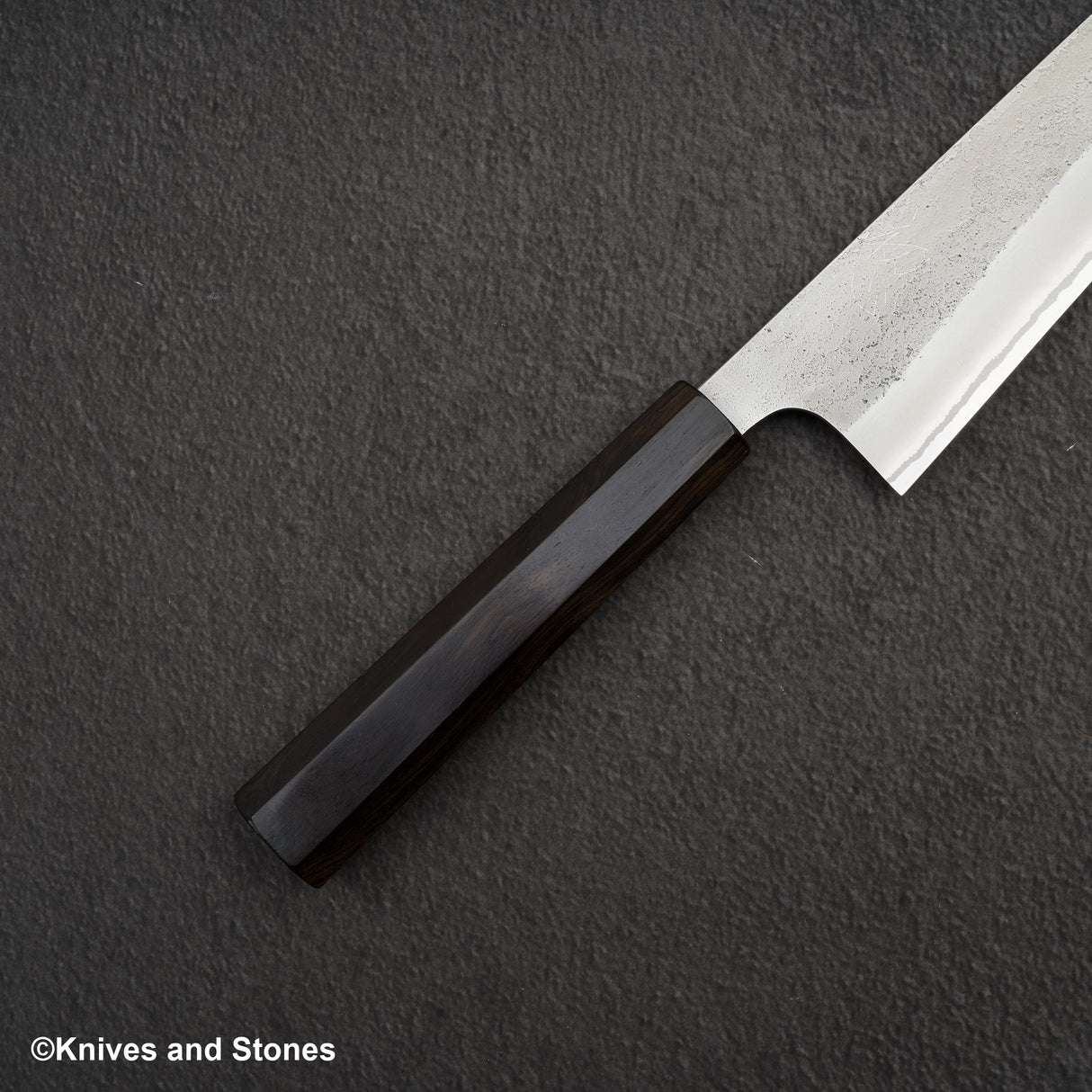 初心 x Yoshikane White 2 Nashiji Gyuto 240mm 不鏽鋼包層