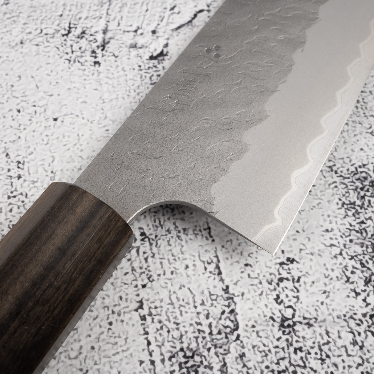 Nigara Aogami（藍色）超級K-tip Gyuto 240mm Tsuchime 黑色Chacate