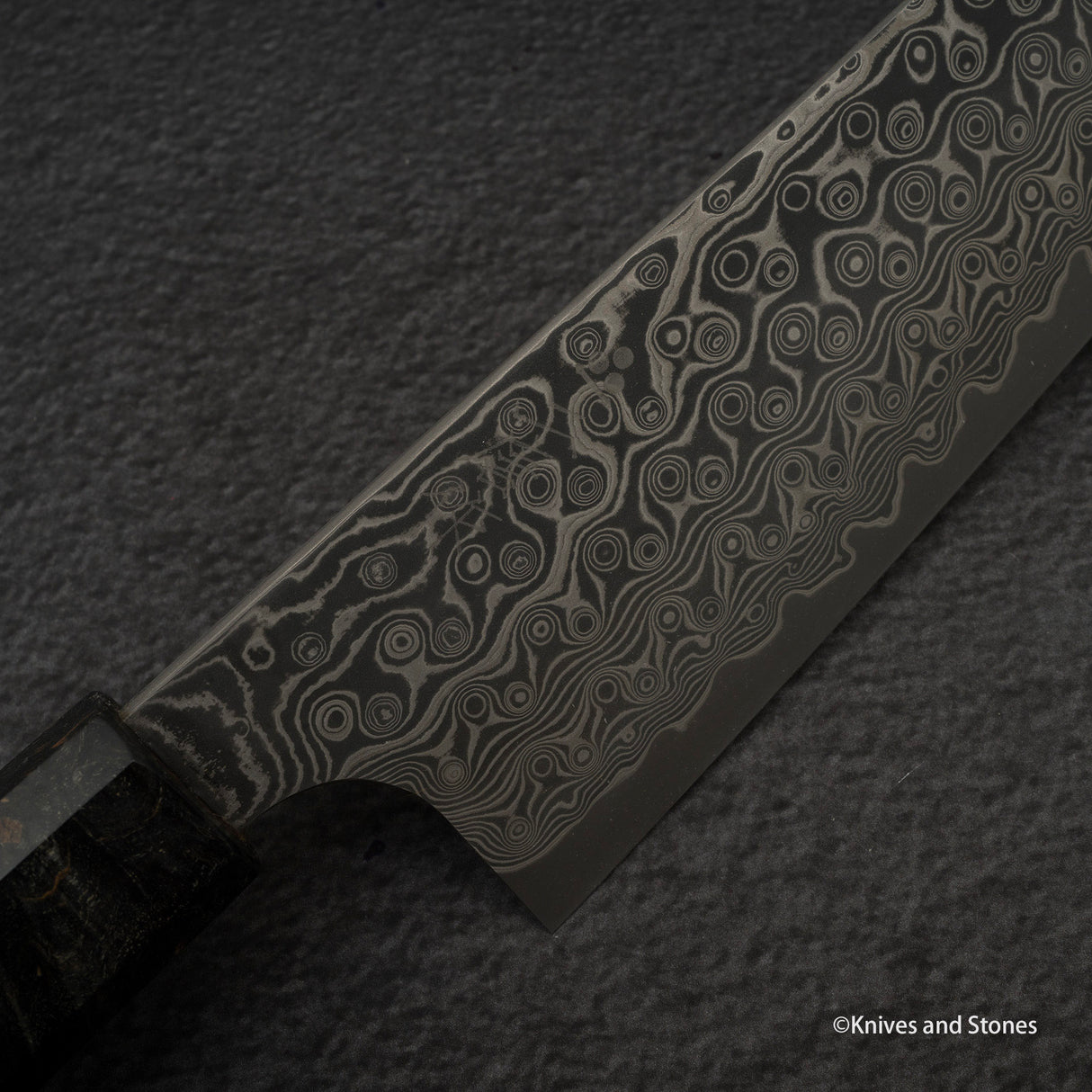 Nigara Anmon（暗紋）SG2 雨滴大馬士革文化 180 mm Brich Burl 手柄
