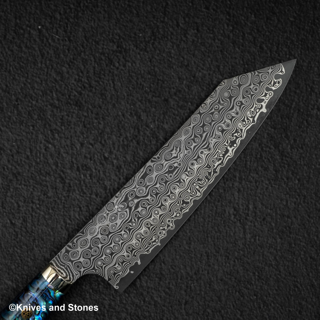 Nigara Anmon（暗紋）SG2 雨滴大馬士革 K 尖 Gyuto 210 毫米珍珠母鑲嵌手柄