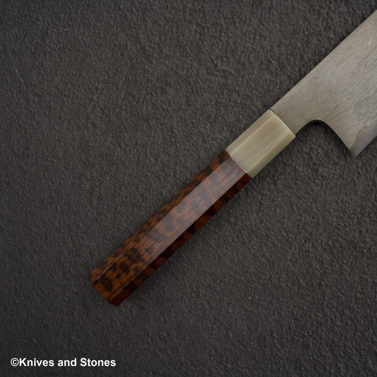 Nigara 特別藍 2 Gyuto 240 mm Wrongt 鐵包覆蛇木手柄