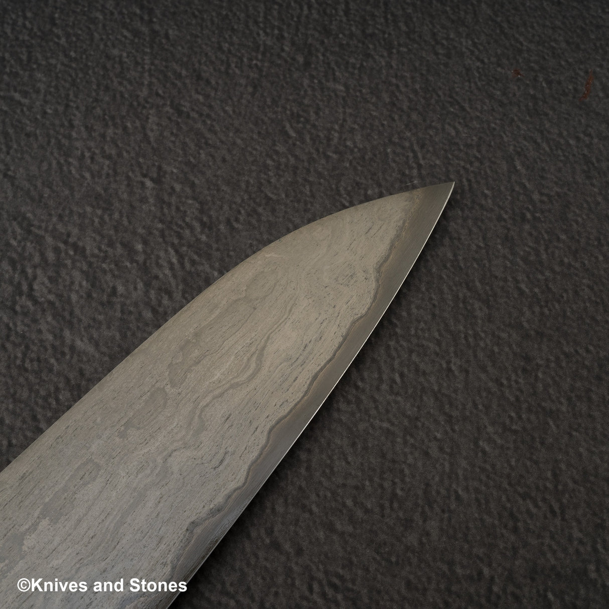Nigara 特別藍 2 Gyuto 240 mm Wrongt 鐵包覆蛇木手柄