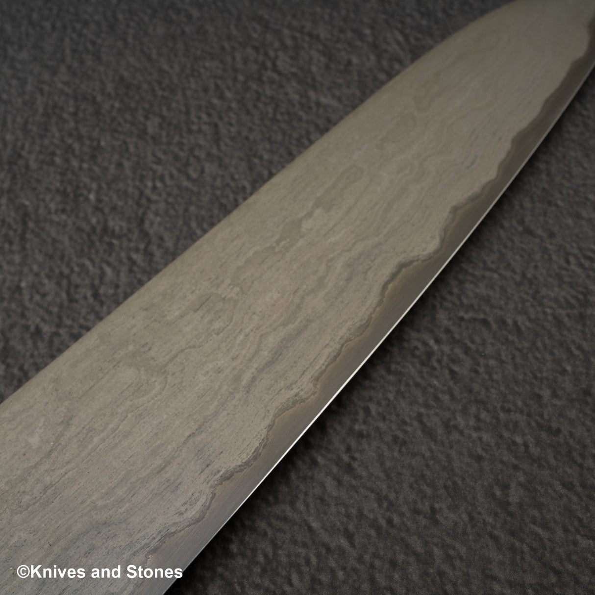 Nigara 特別藍 2 Gyuto 240 mm Wrongt 鐵包覆蛇木手柄