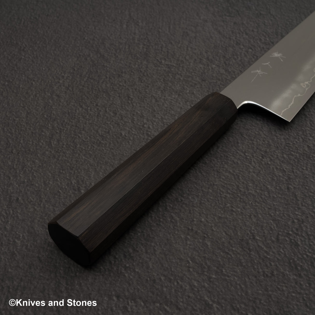 Tetsujin Ginsan Ukiba K-tip Gyuto 240mm 烏木手柄