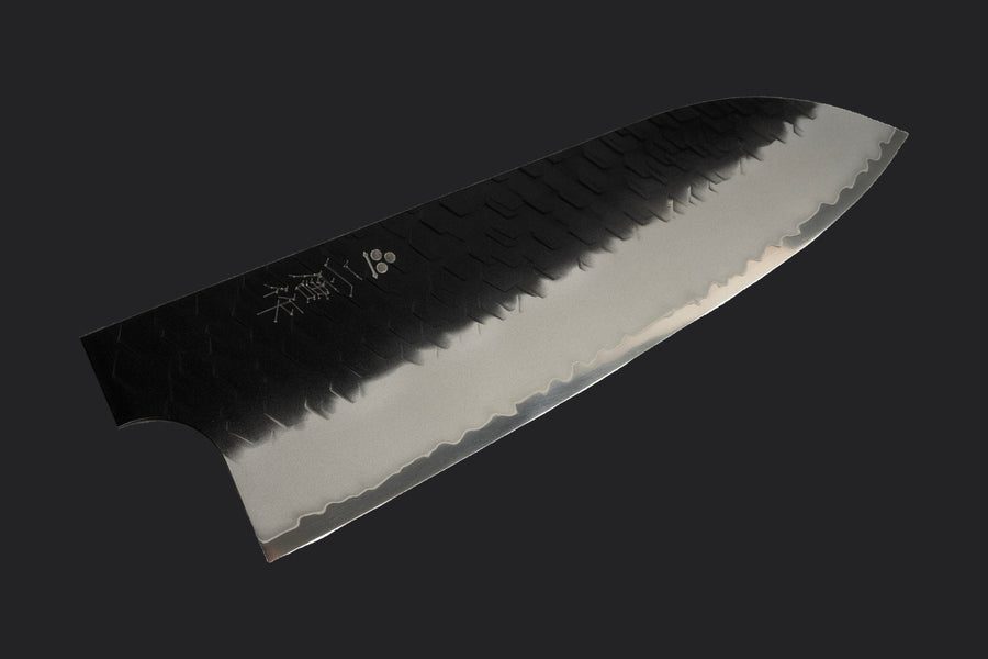 黑打 鎚目 — blade surface finish